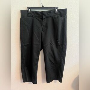 Dockers Black Capris Women's Pants